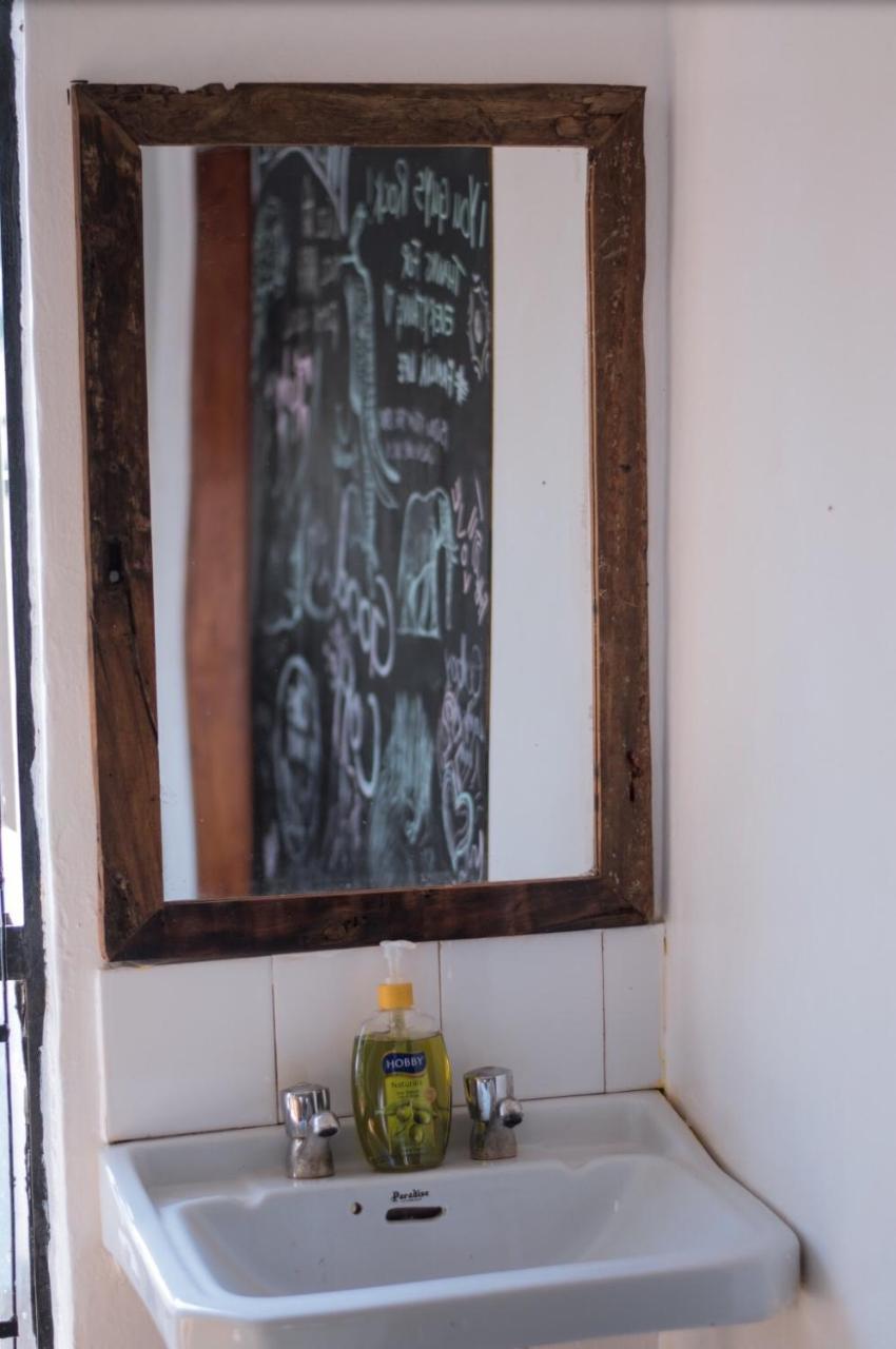 Mambo Arusha Hostel Экстерьер фото